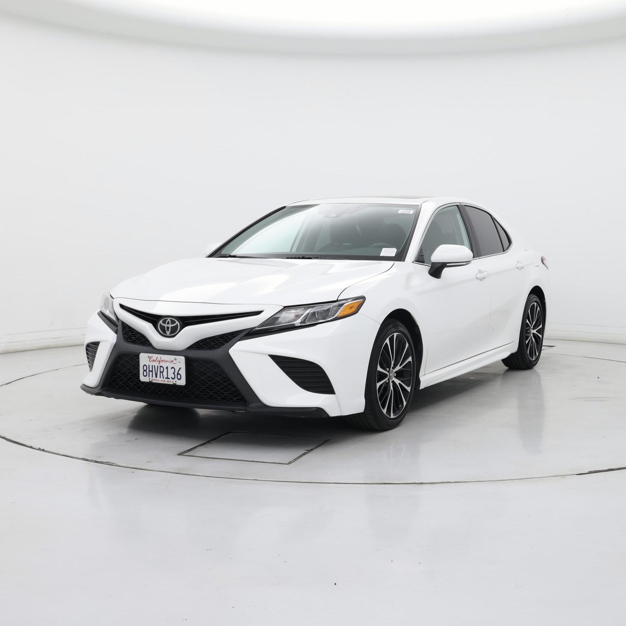Thumbnail: 2019 Toyota Camry - 4