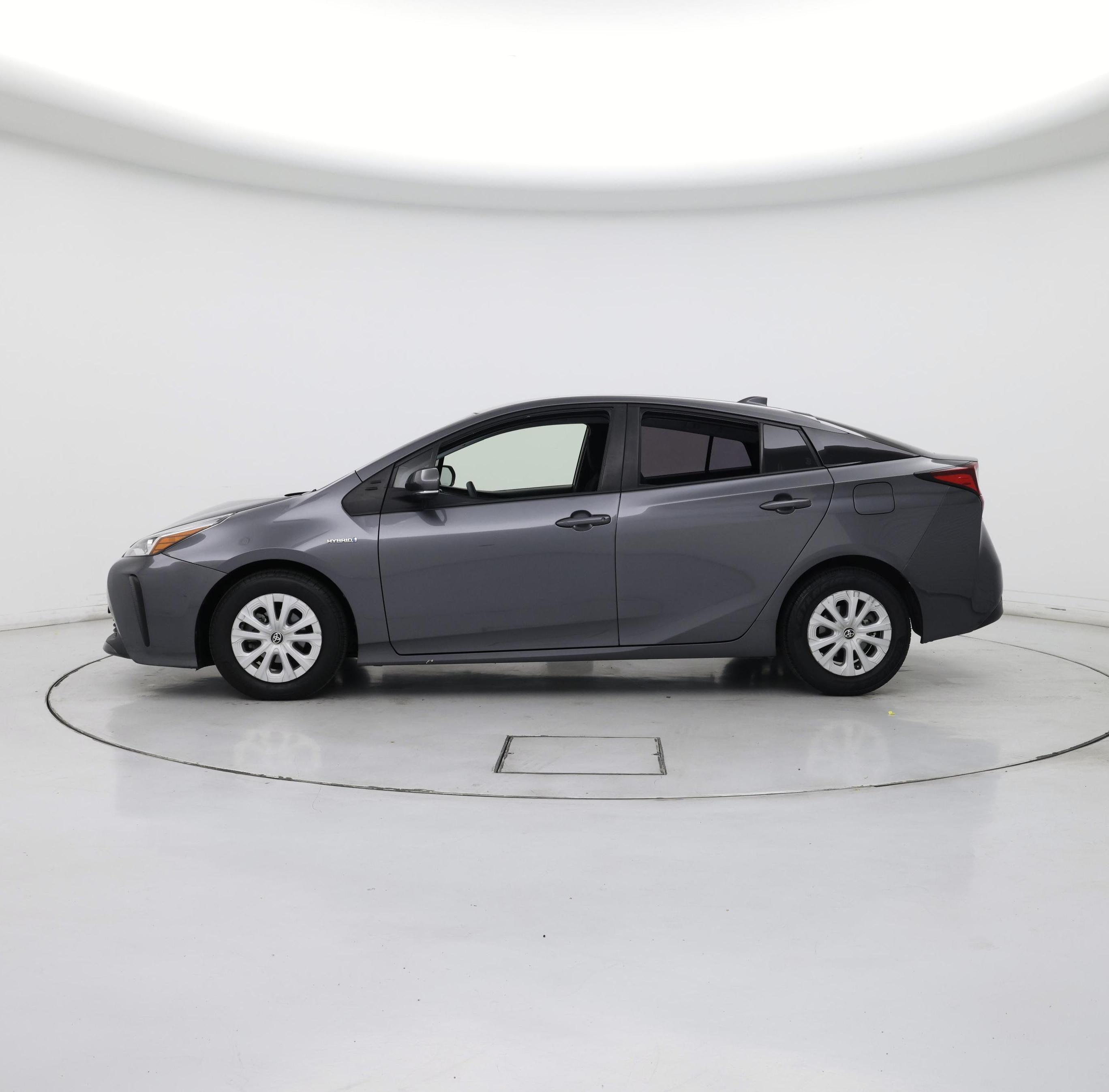 Thumbnail: 2021 Toyota Prius - 3