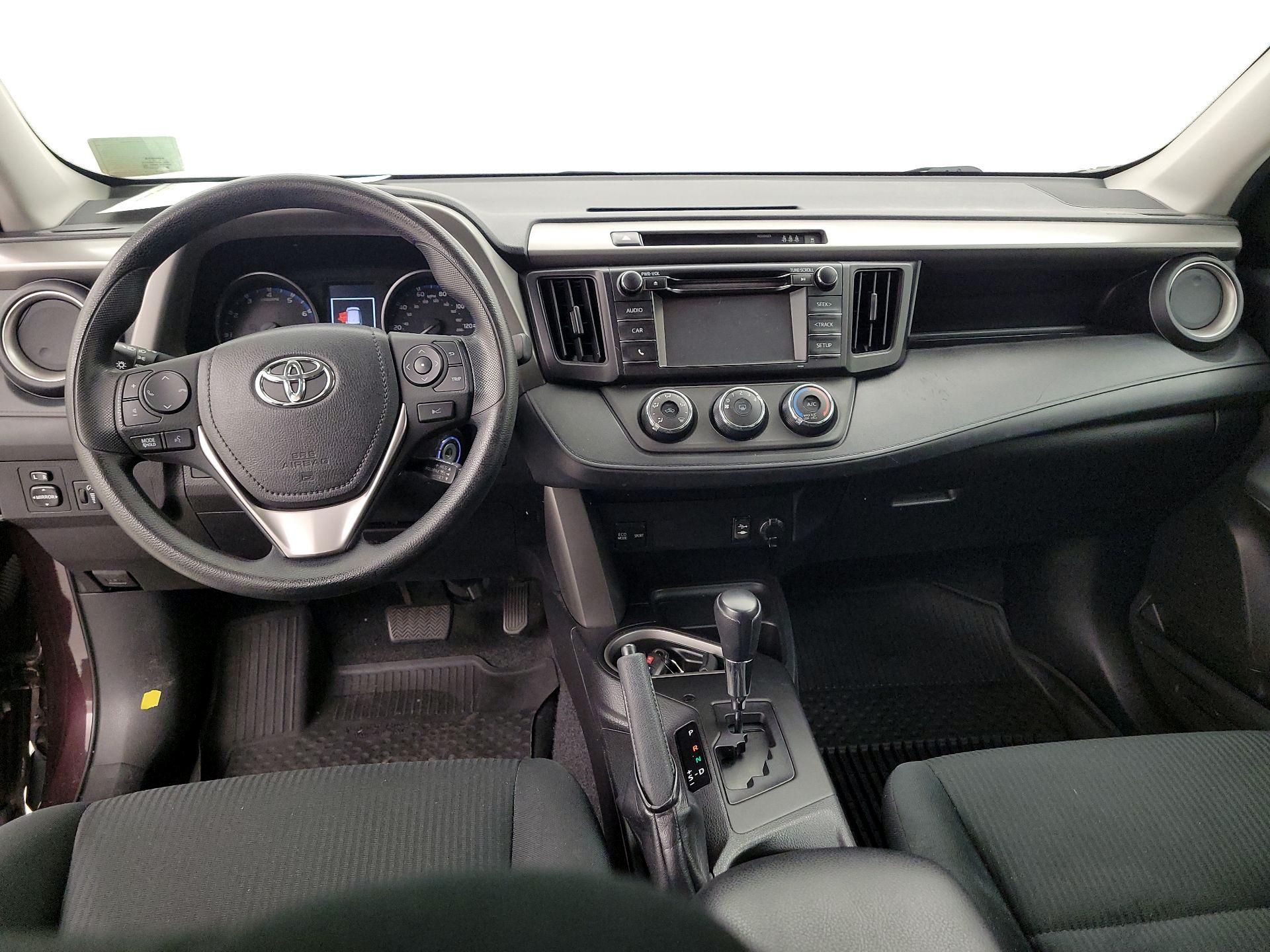 Thumbnail: 2017 Toyota RAV4 - 9