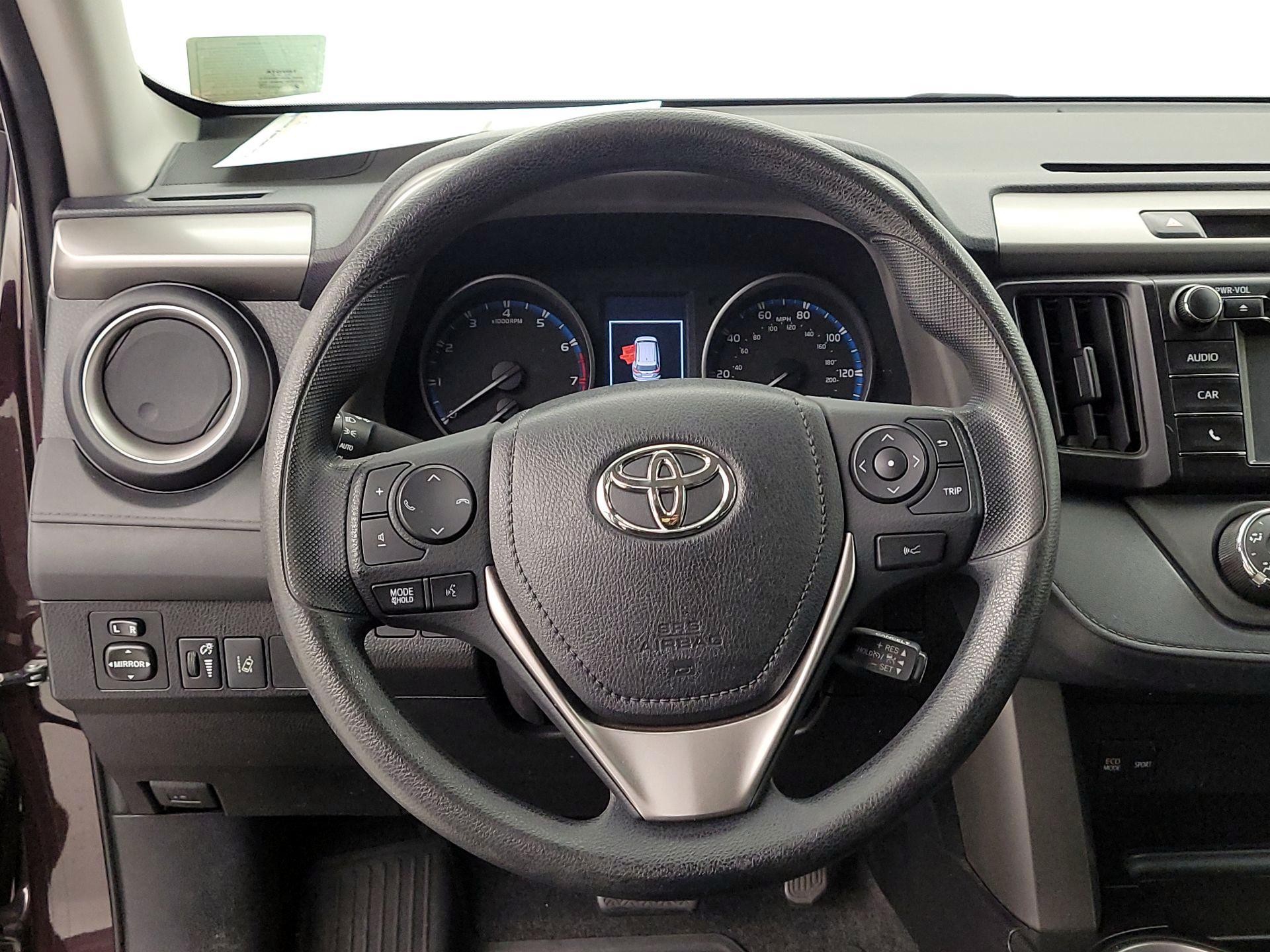 Thumbnail: 2017 Toyota RAV4 - 10