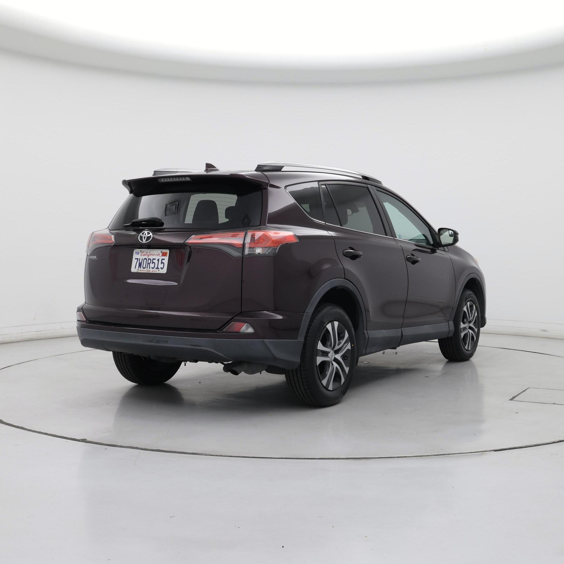 Thumbnail: 2017 Toyota RAV4 - 8