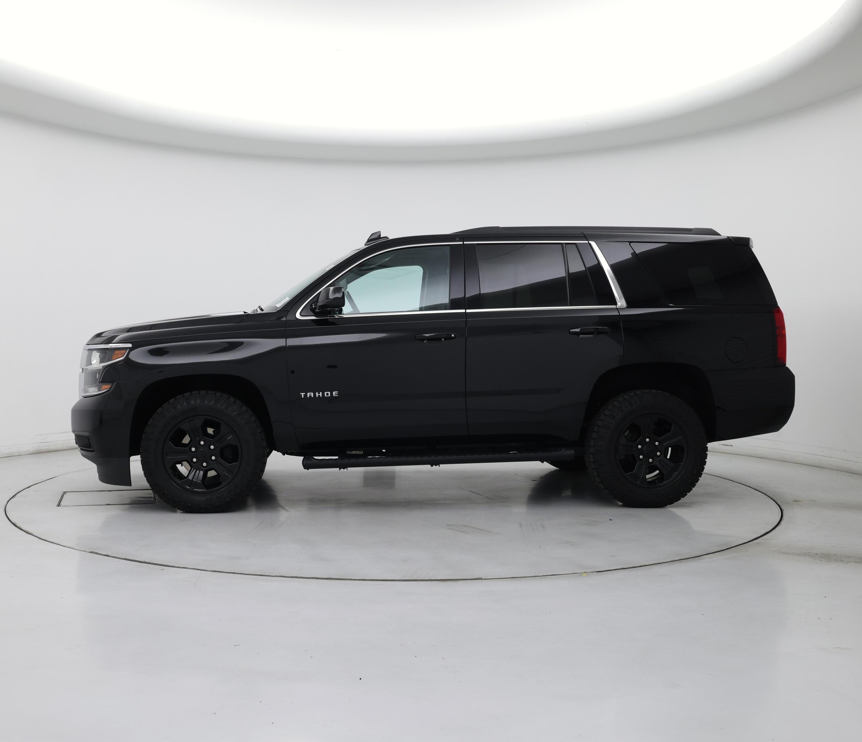 Thumbnail: 2020 Chevrolet Tahoe - 3
