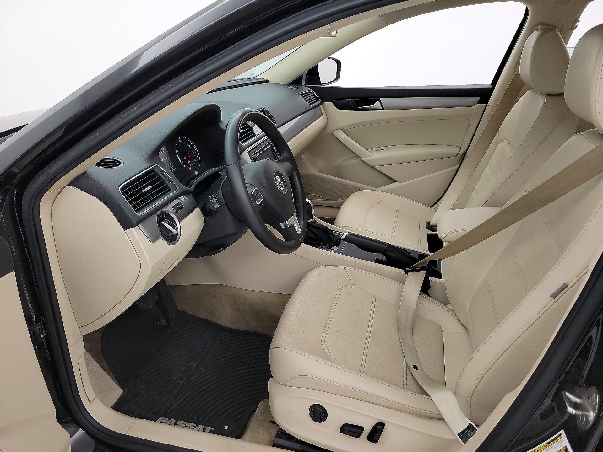 Thumbnail: 2015 Volkswagen Passat - 11