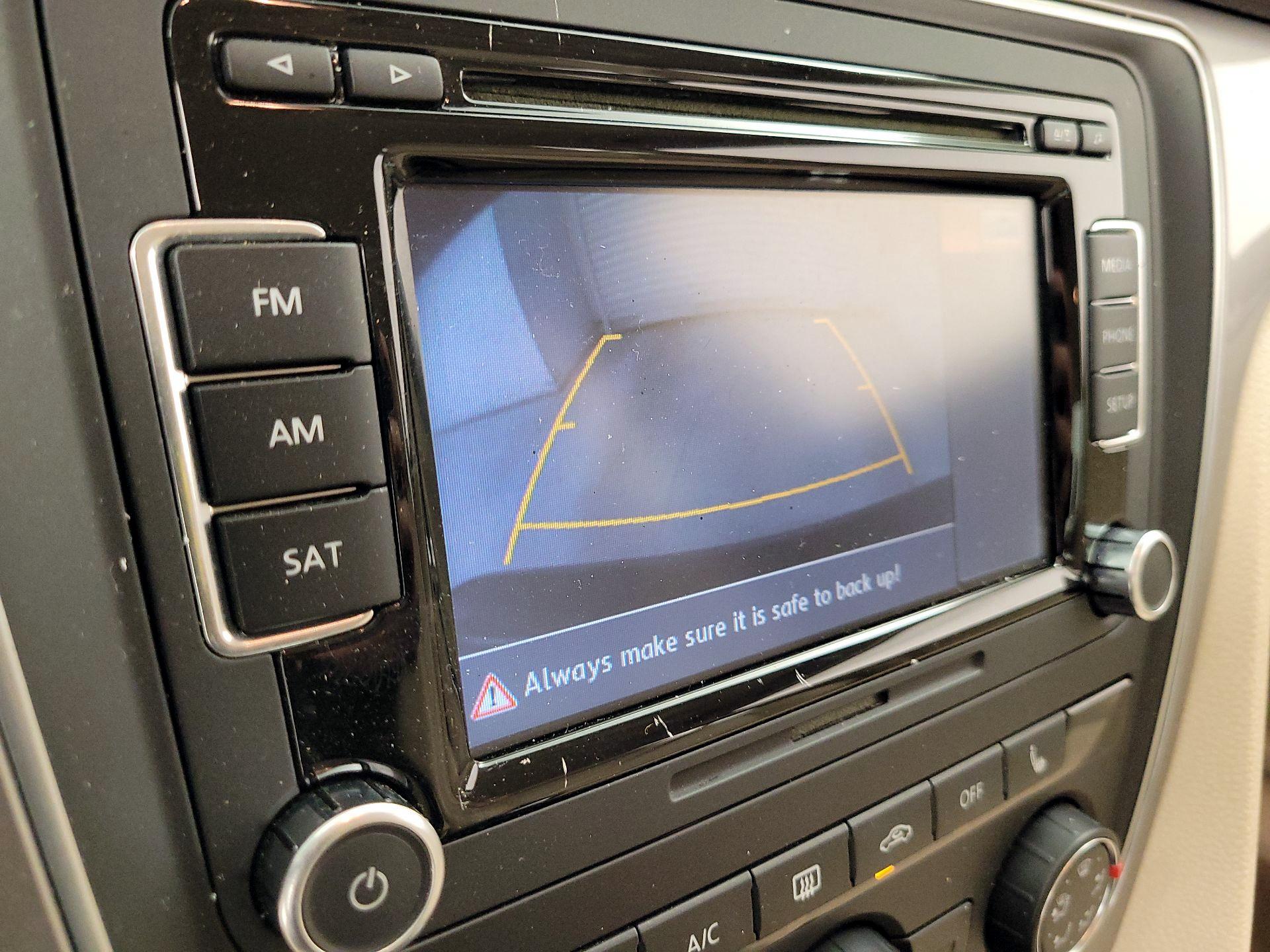 Thumbnail: 2015 Volkswagen Passat - 14