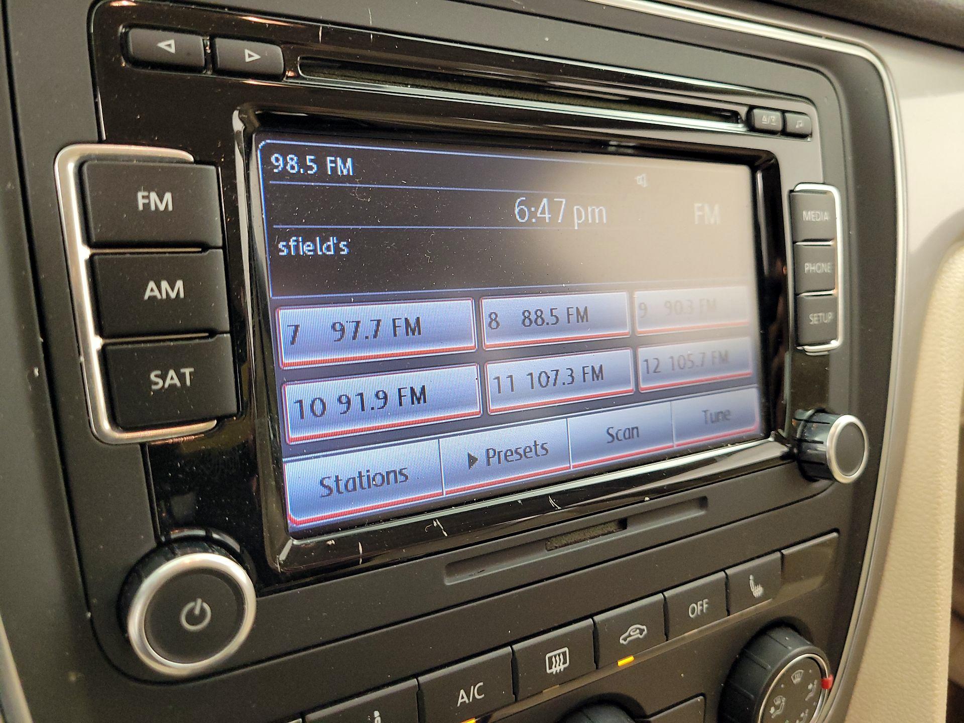 Thumbnail: 2015 Volkswagen Passat - 15