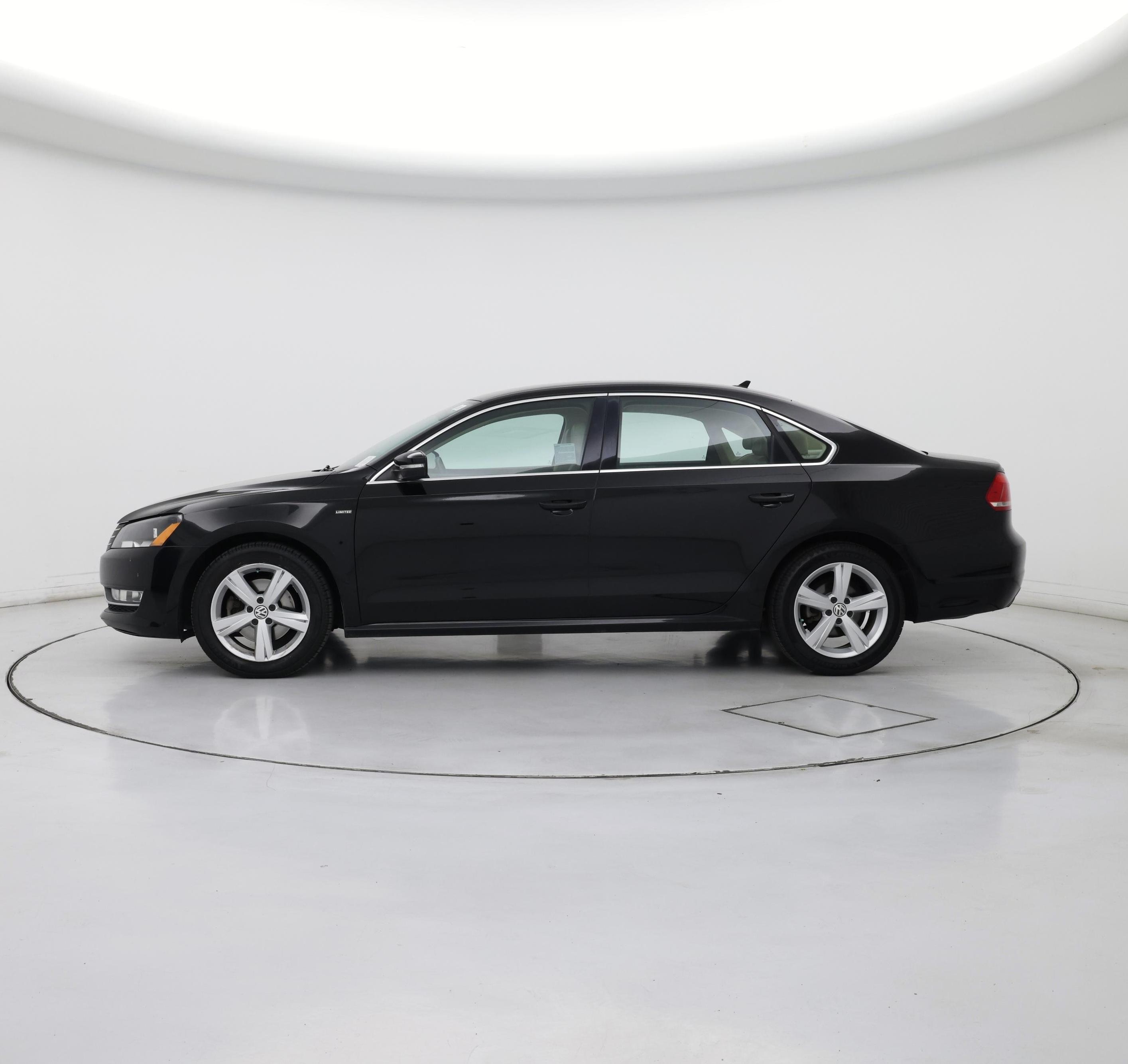 Thumbnail: 2015 Volkswagen Passat - 3