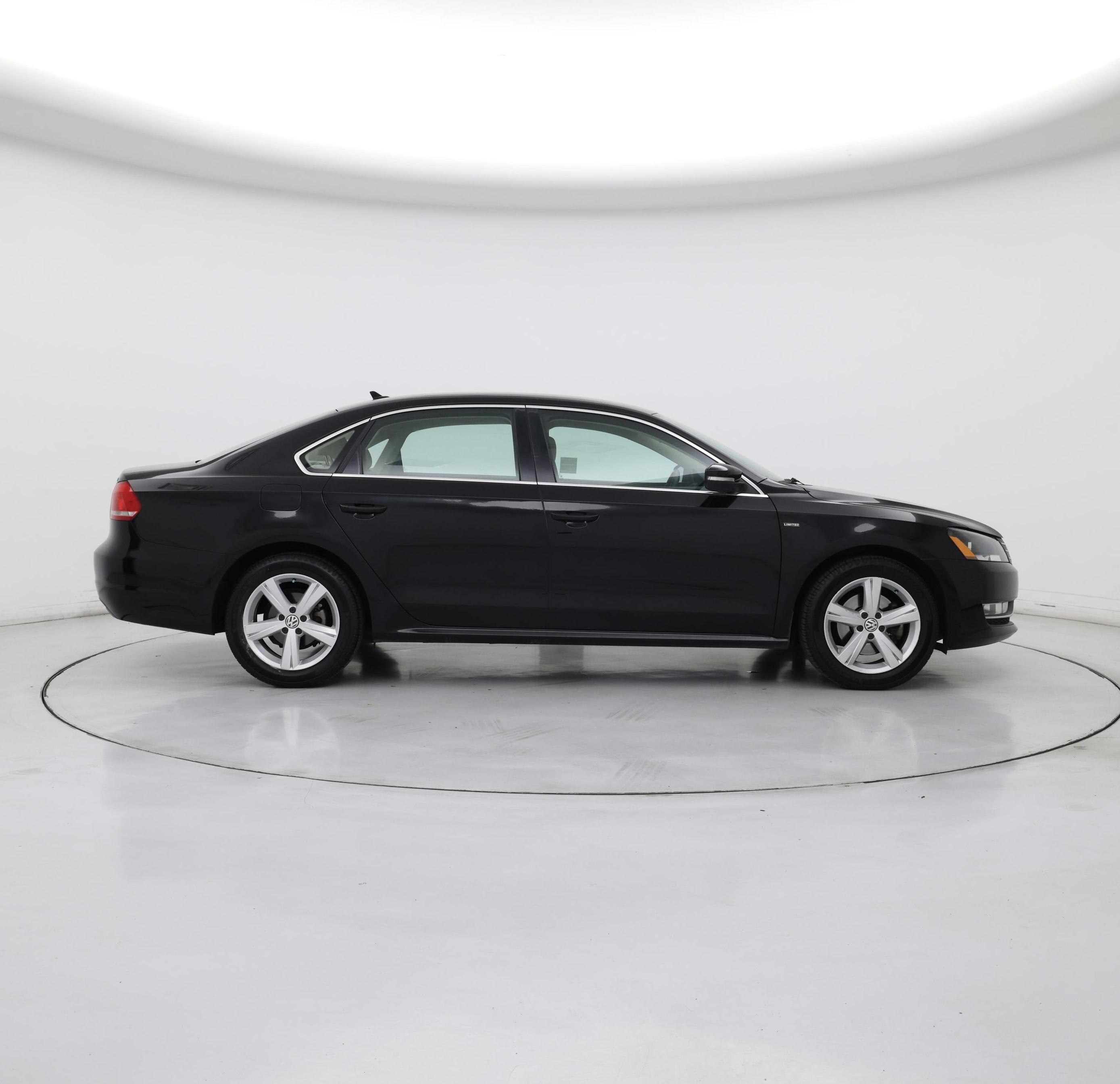 Thumbnail: 2015 Volkswagen Passat - 7