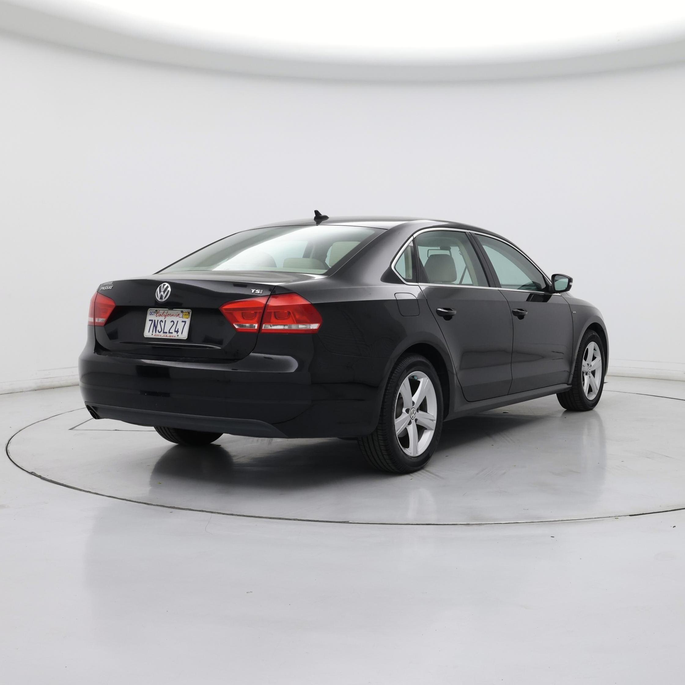 Thumbnail: 2015 Volkswagen Passat - 8