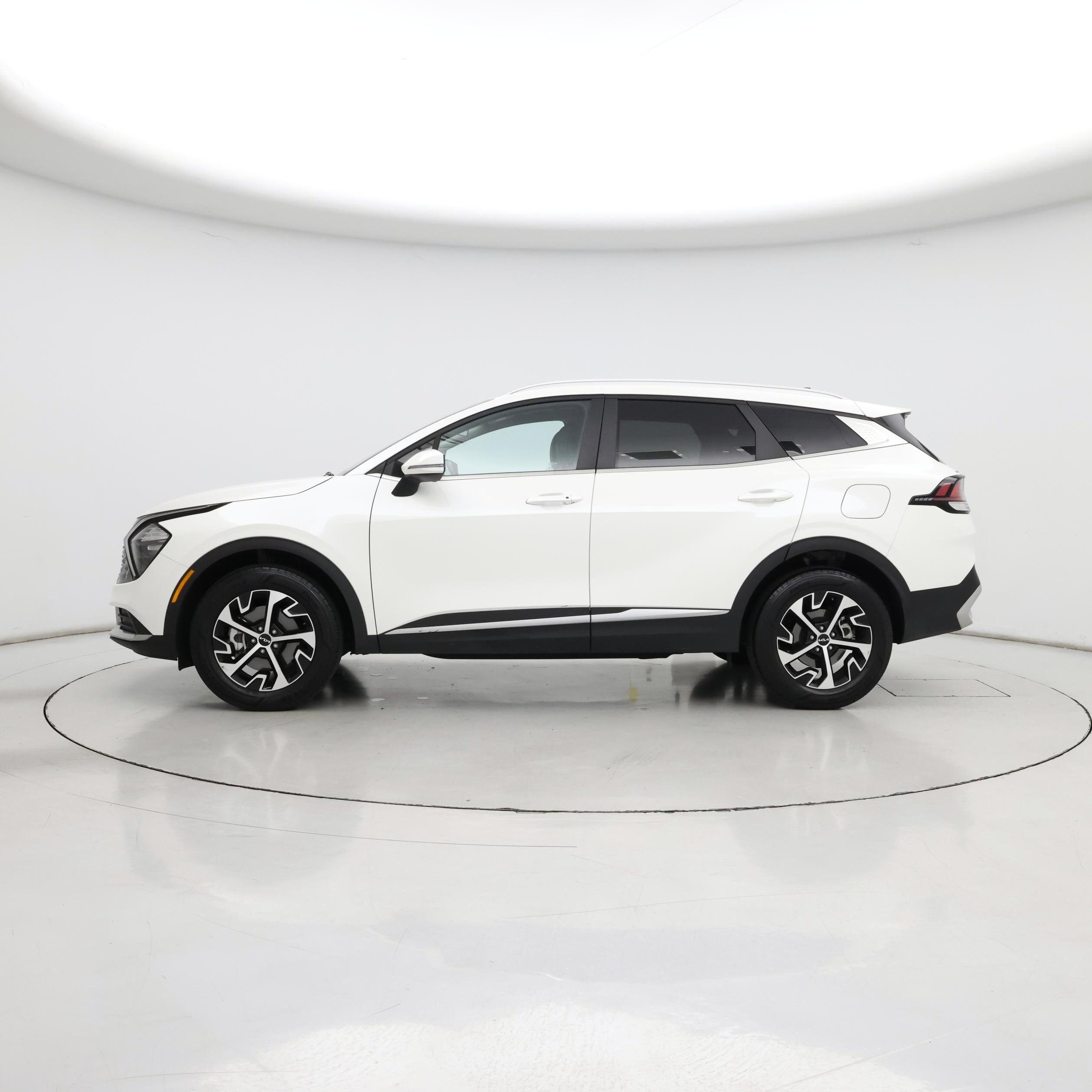 Thumbnail: 2023 Kia Sportage - 3
