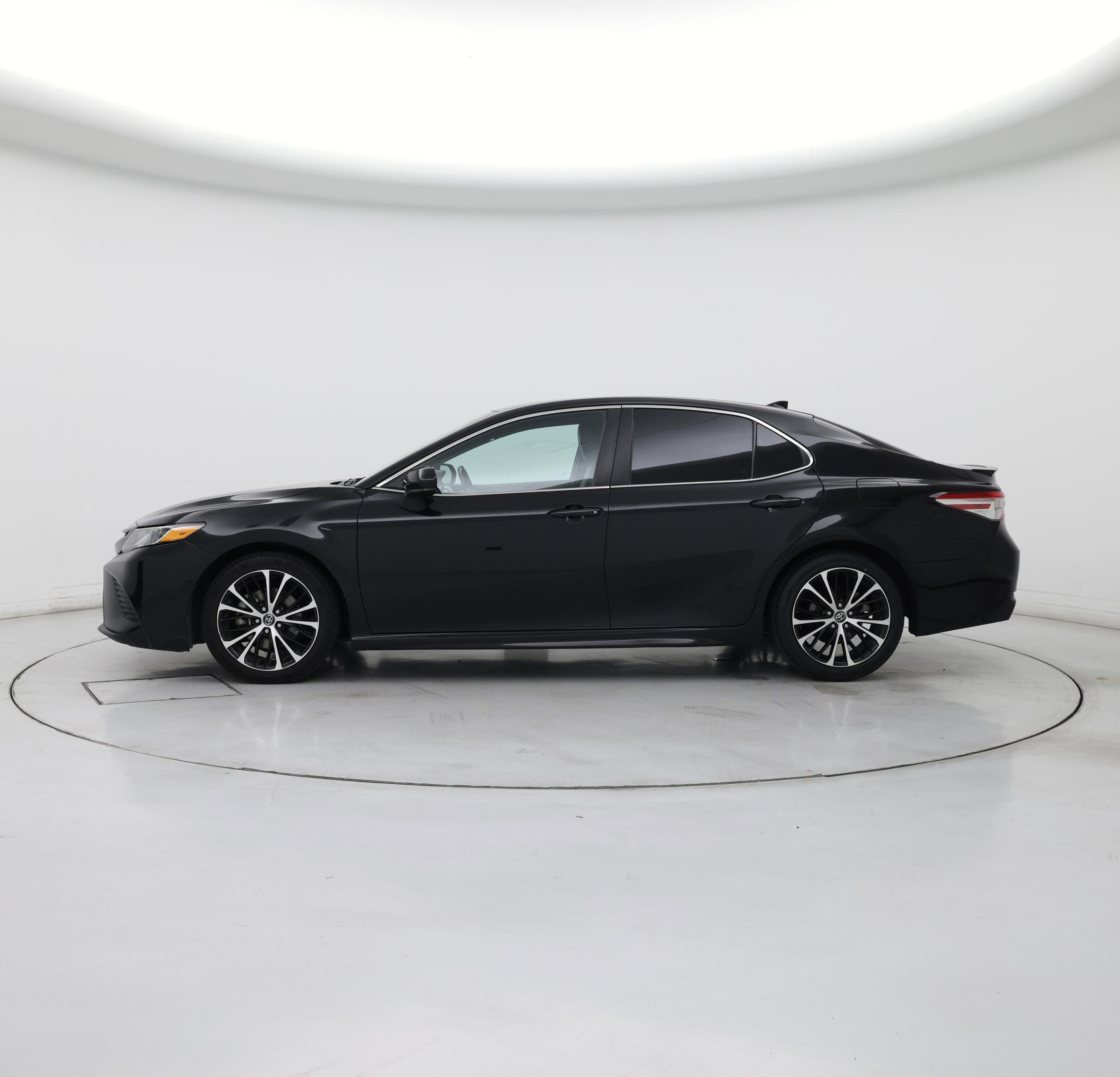 Thumbnail: 2020 Toyota Camry - 3