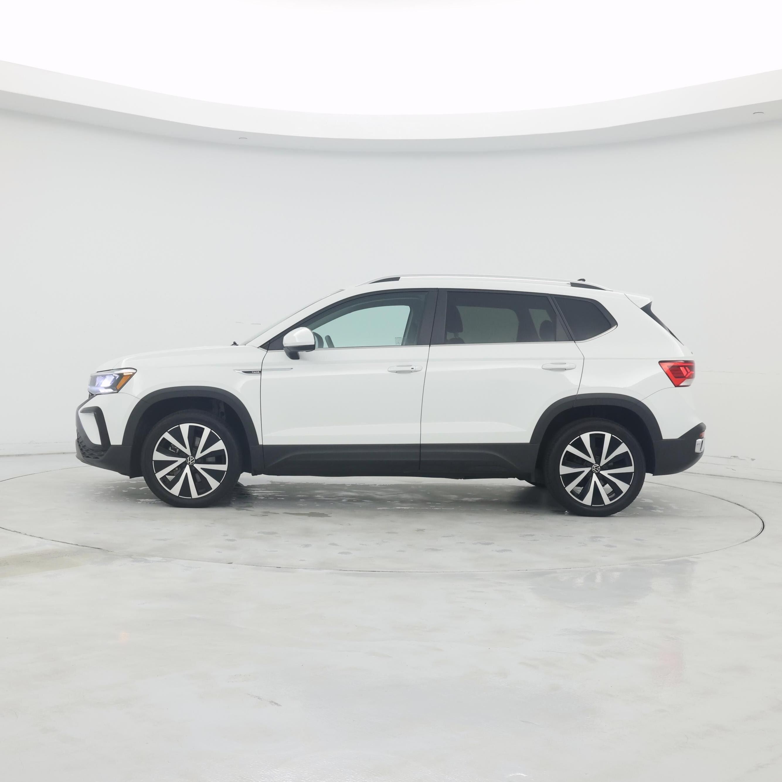 Thumbnail: 2023 Volkswagen Taos - 3
