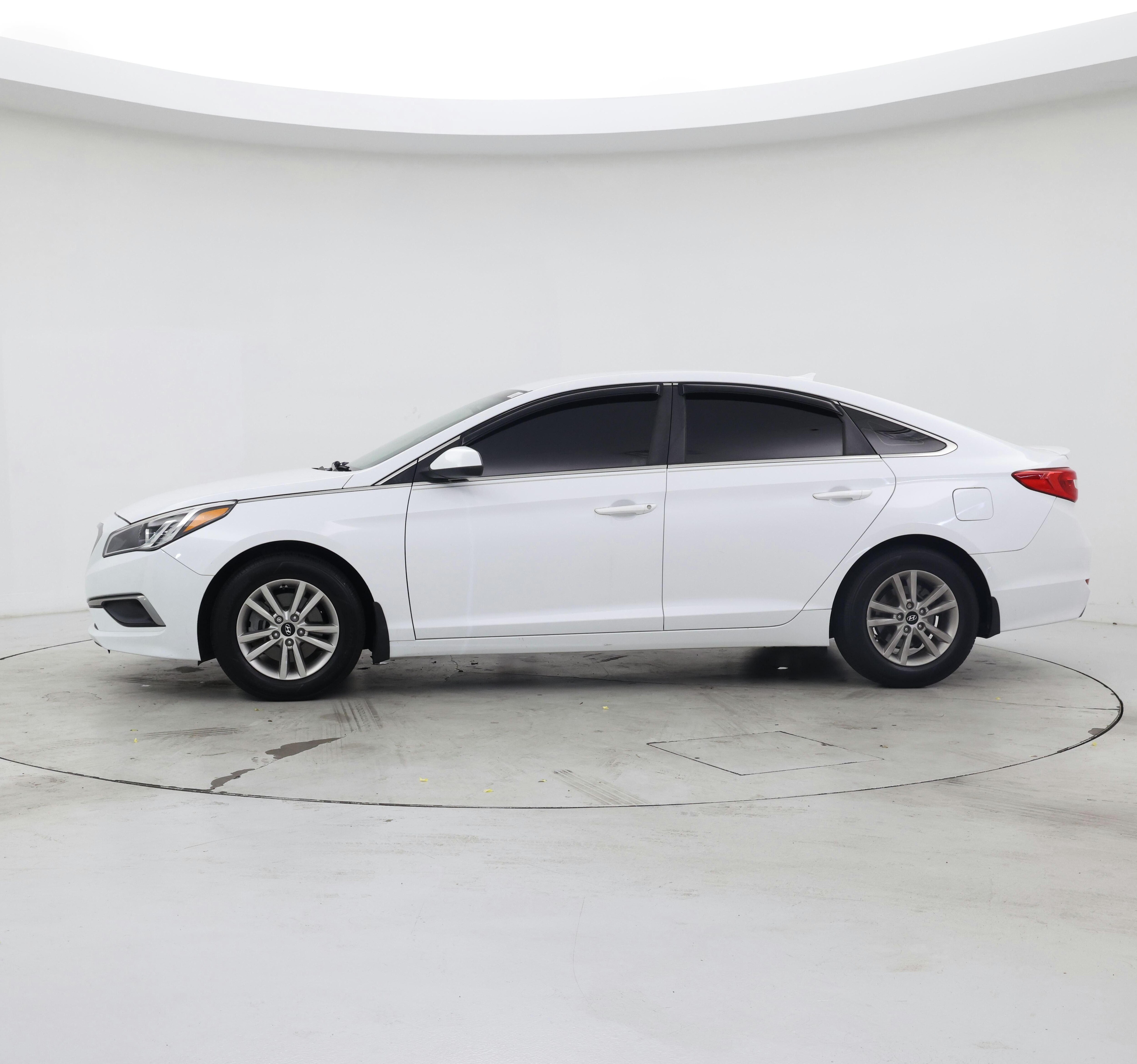 Thumbnail: 2016 Hyundai Sonata - 3