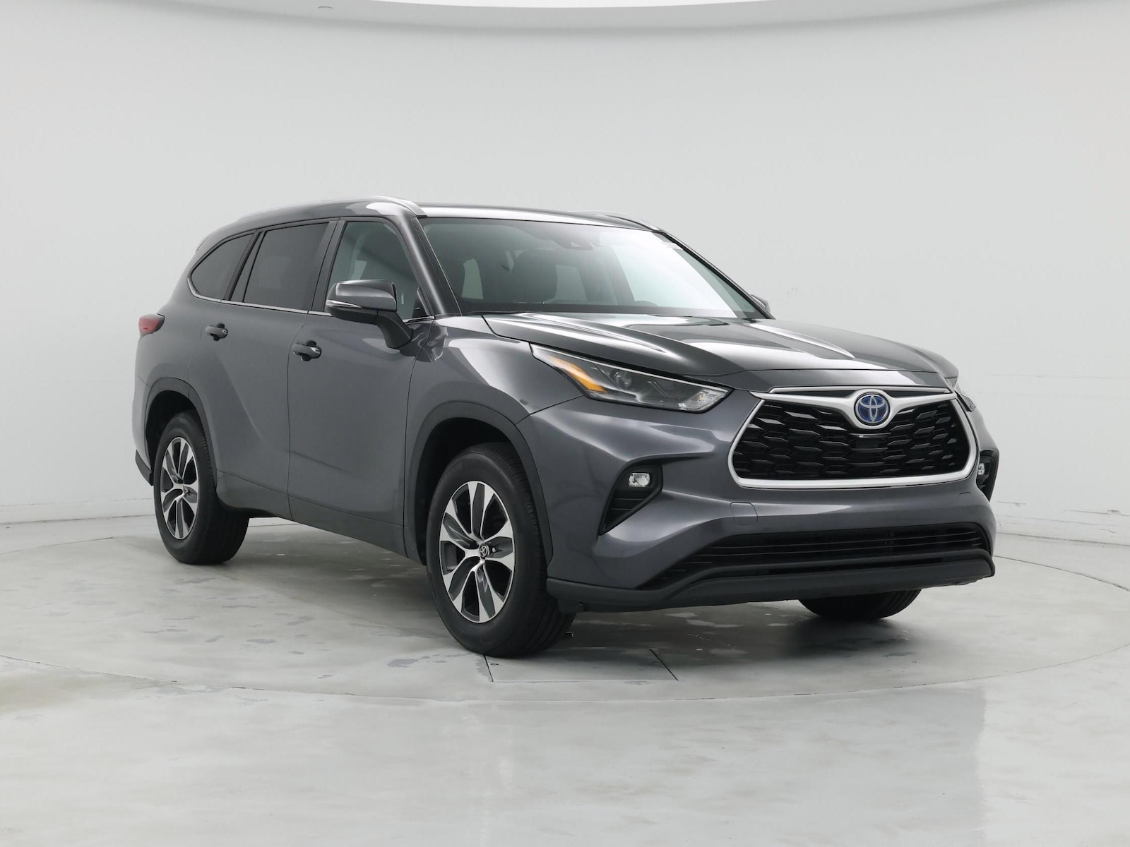 Image 2 of 2023 Toyota Highlander Hybrid XLE