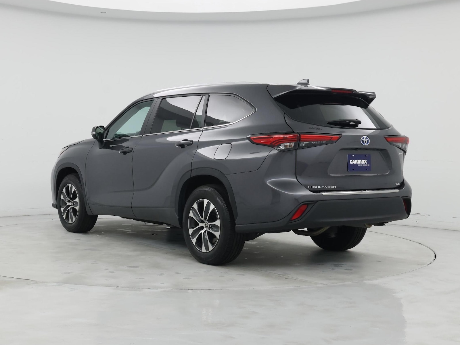 Image 3 of 2023 Toyota Highlander Hybrid XLE