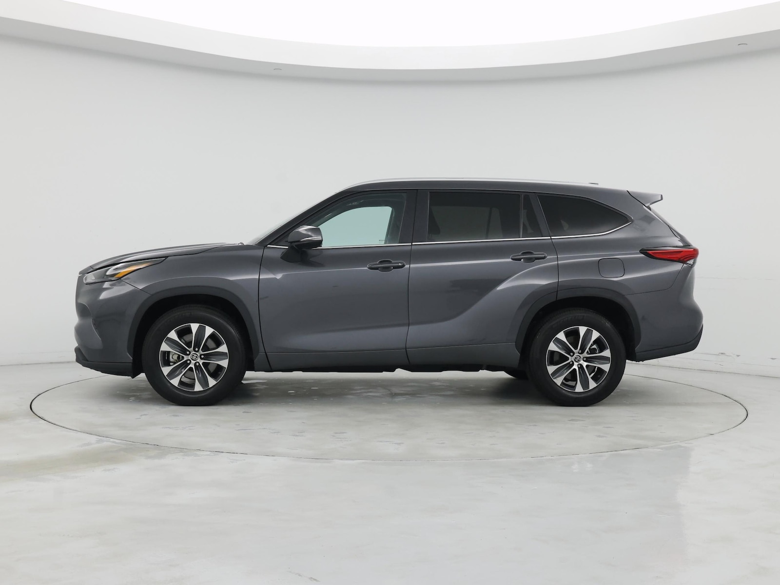 Image 4 of 2023 Toyota Highlander Hybrid XLE