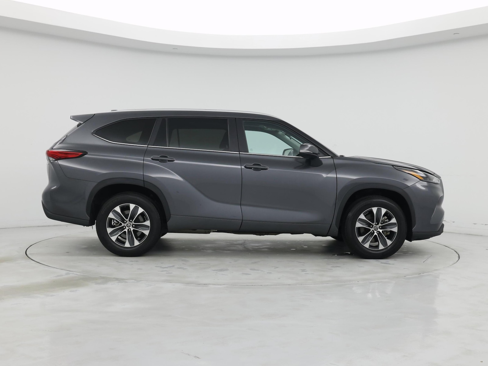 Image 8 of 2023 Toyota Highlander Hybrid XLE