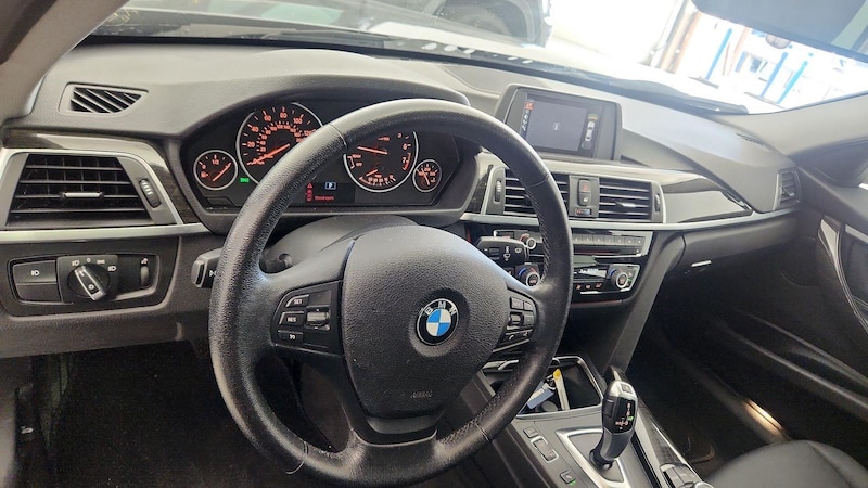 2017 BMW 3 Series 320i 9