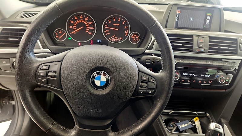 2017 BMW 3 Series 320i 10