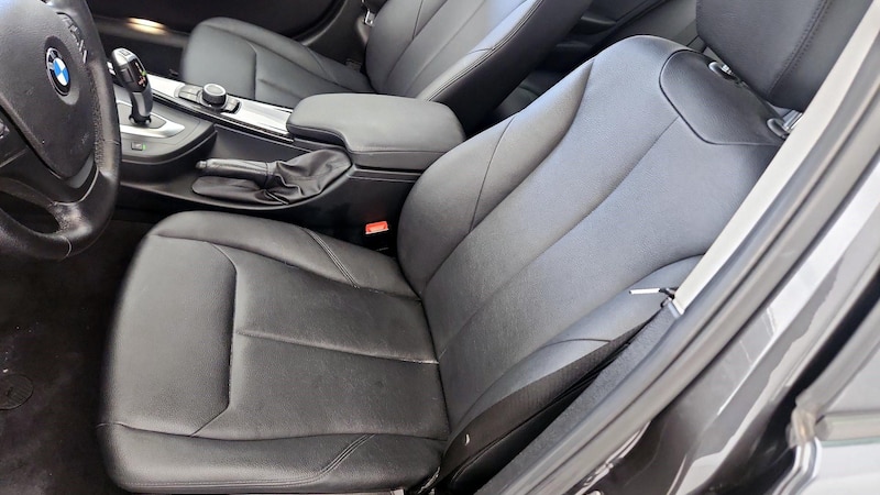 2017 BMW 3 Series 320i 11