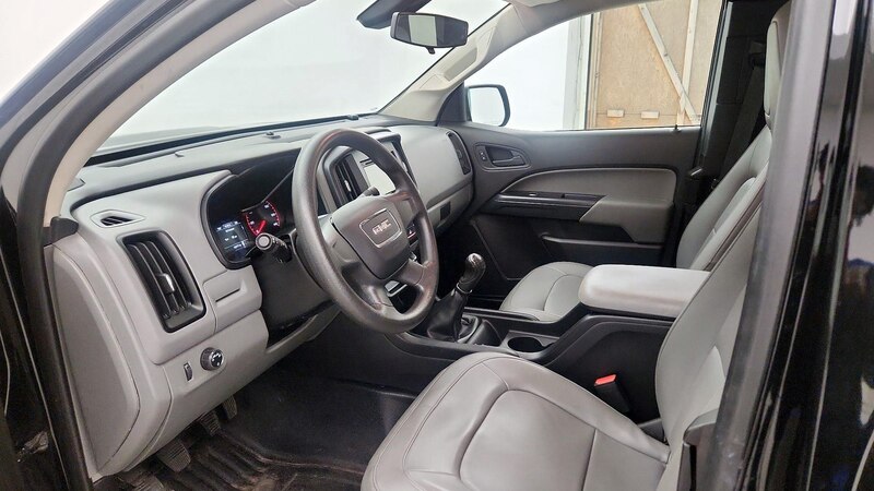 2016 GMC Canyon SL 11