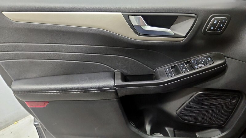 2022 Ford Escape SEL 12