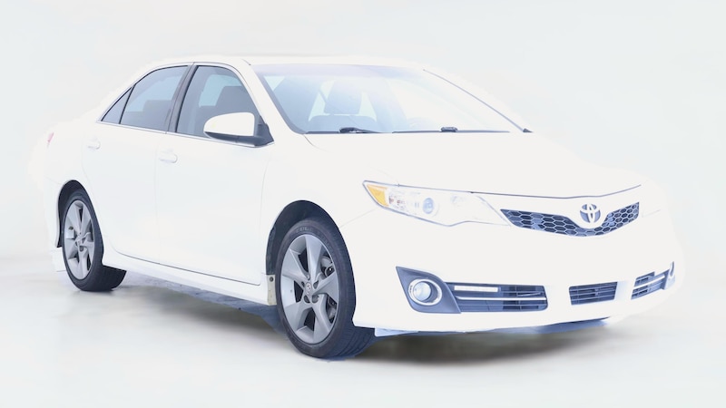 2014 Toyota Camry SE Hero Image