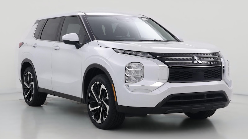 2022 Mitsubishi Outlander ES Hero Image