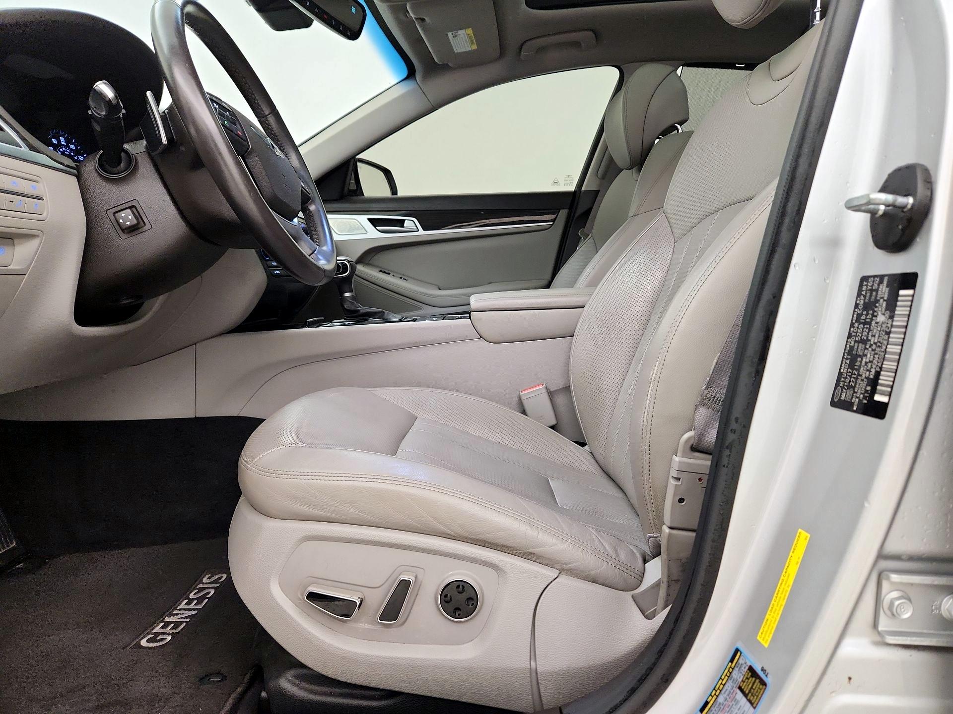 Thumbnail: 2018 Genesis G80 - 11