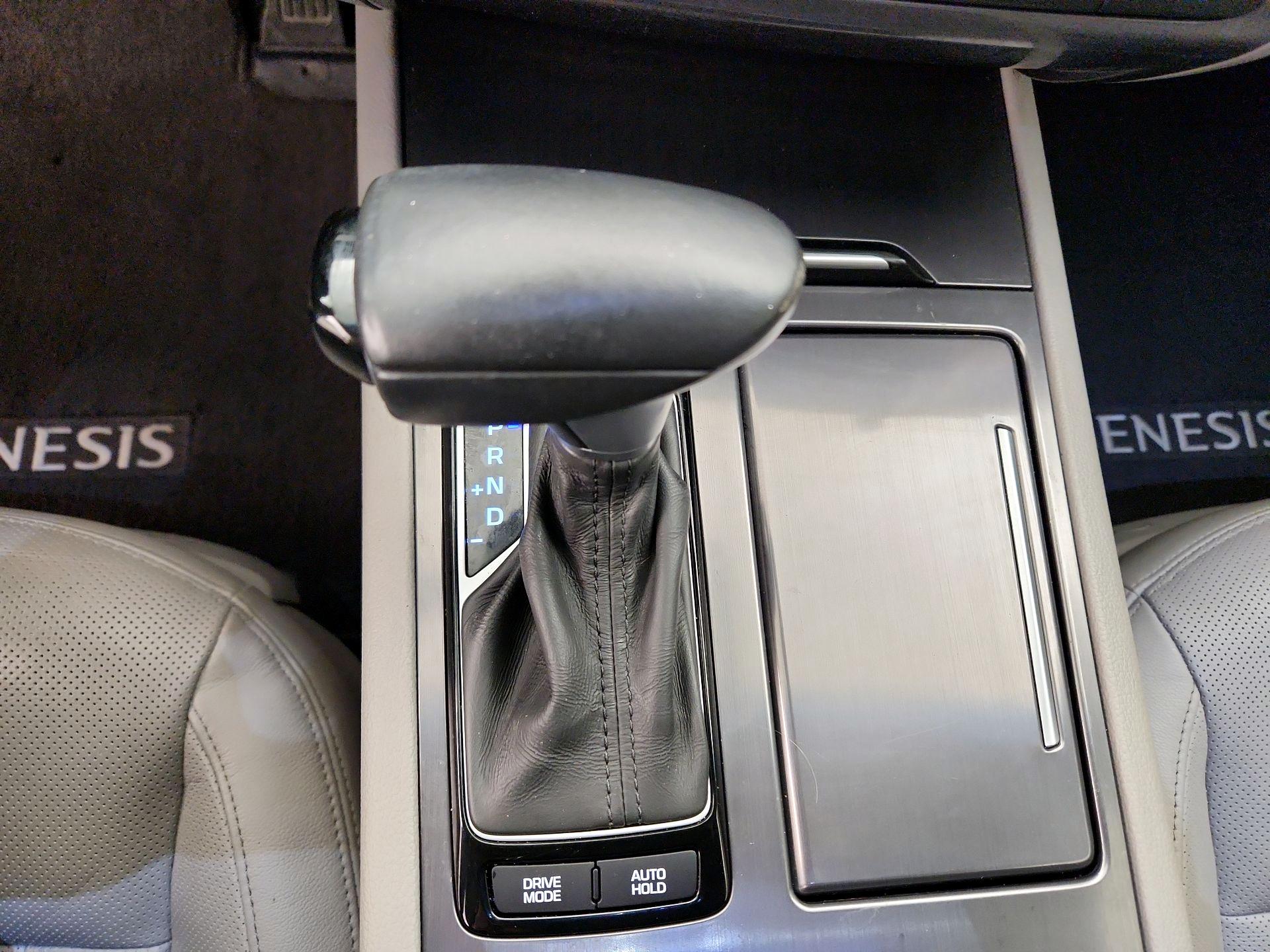 Thumbnail: 2018 Genesis G80 - 18