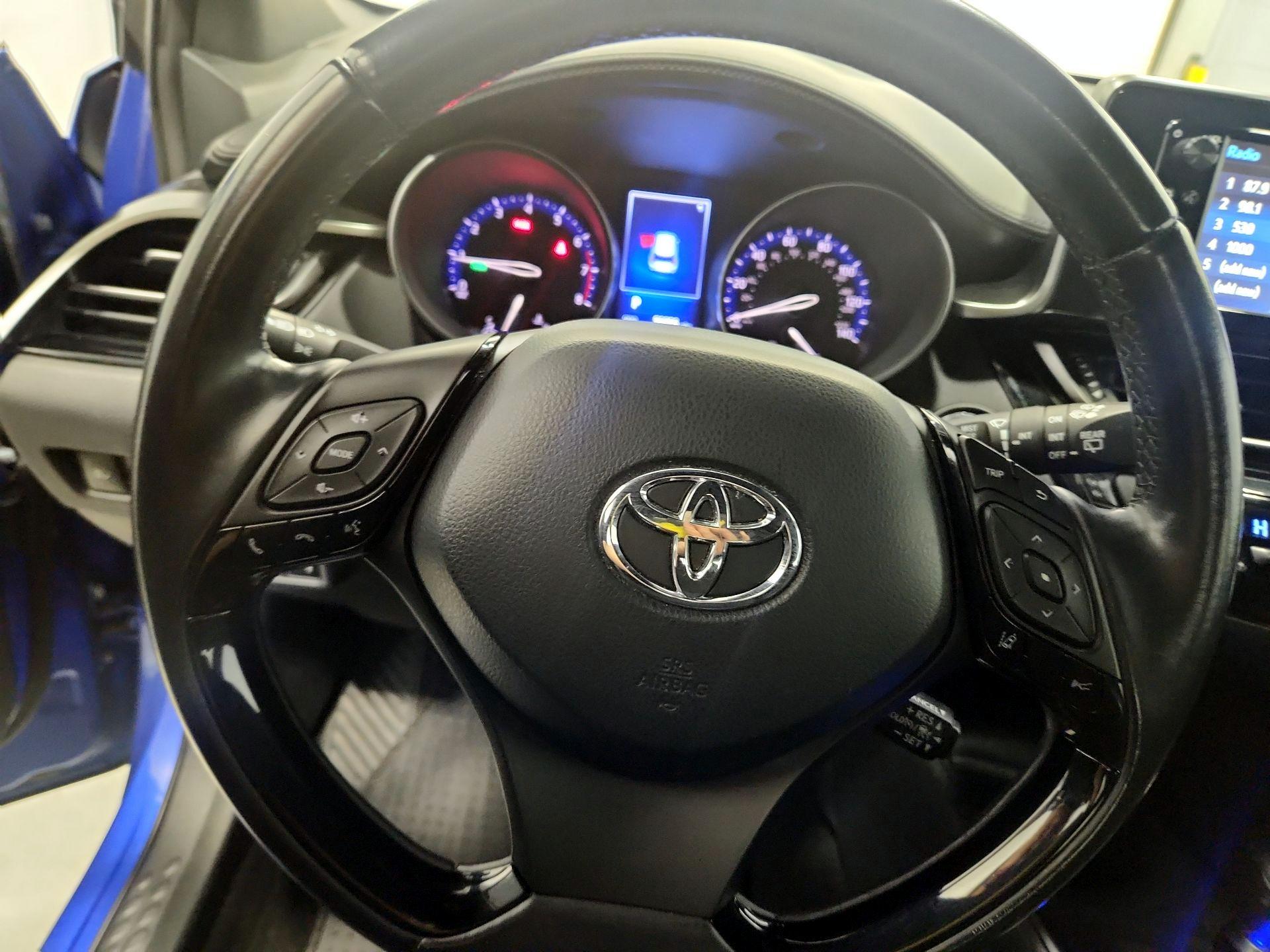 Thumbnail: 2018 Toyota C-HR - 10