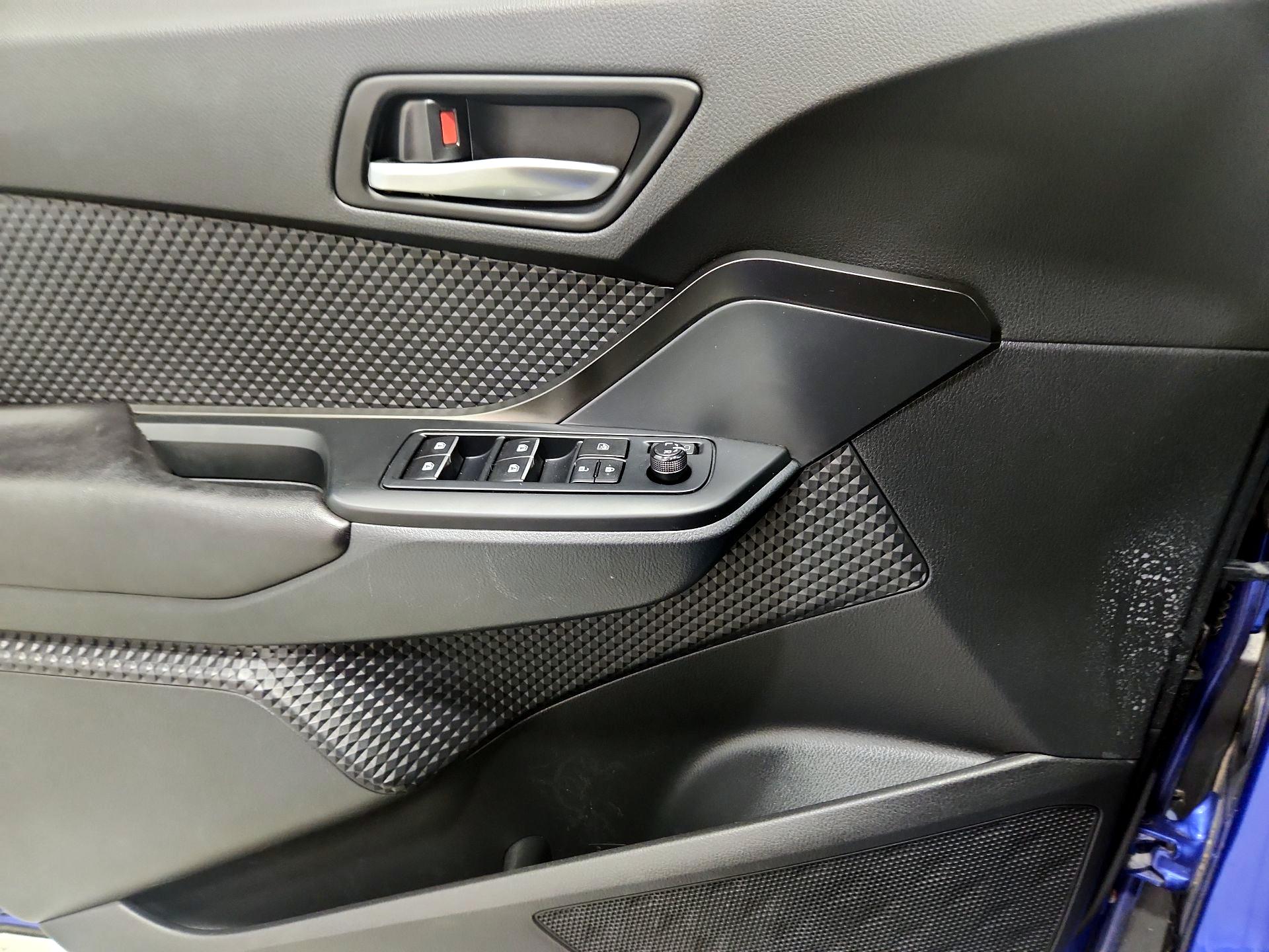 Thumbnail: 2018 Toyota C-HR - 12