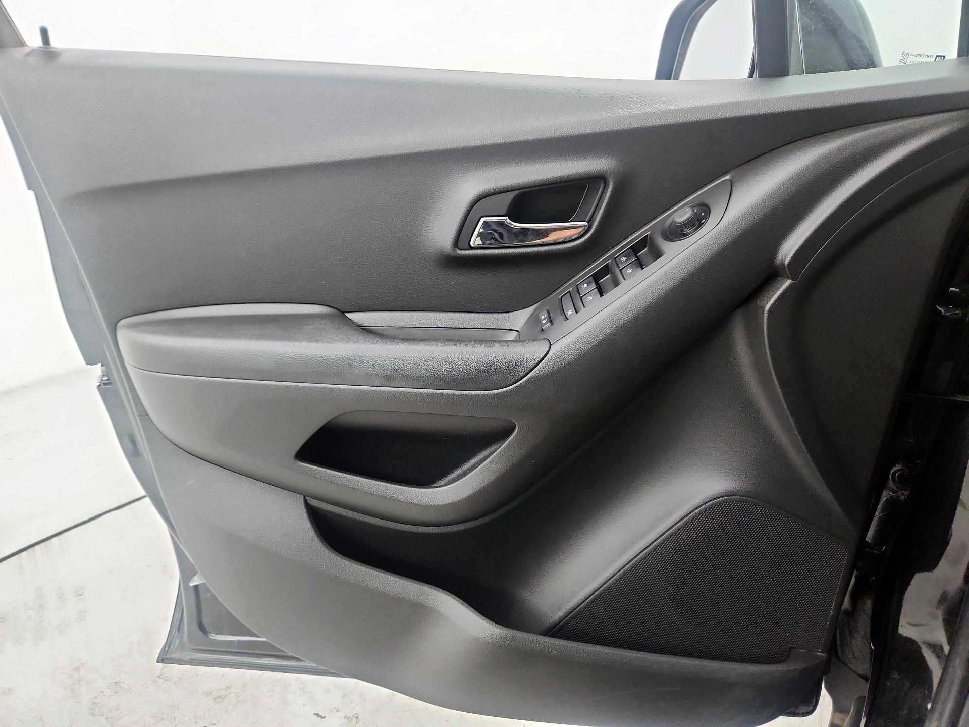 Thumbnail: 2021 Chevrolet Trax - 12