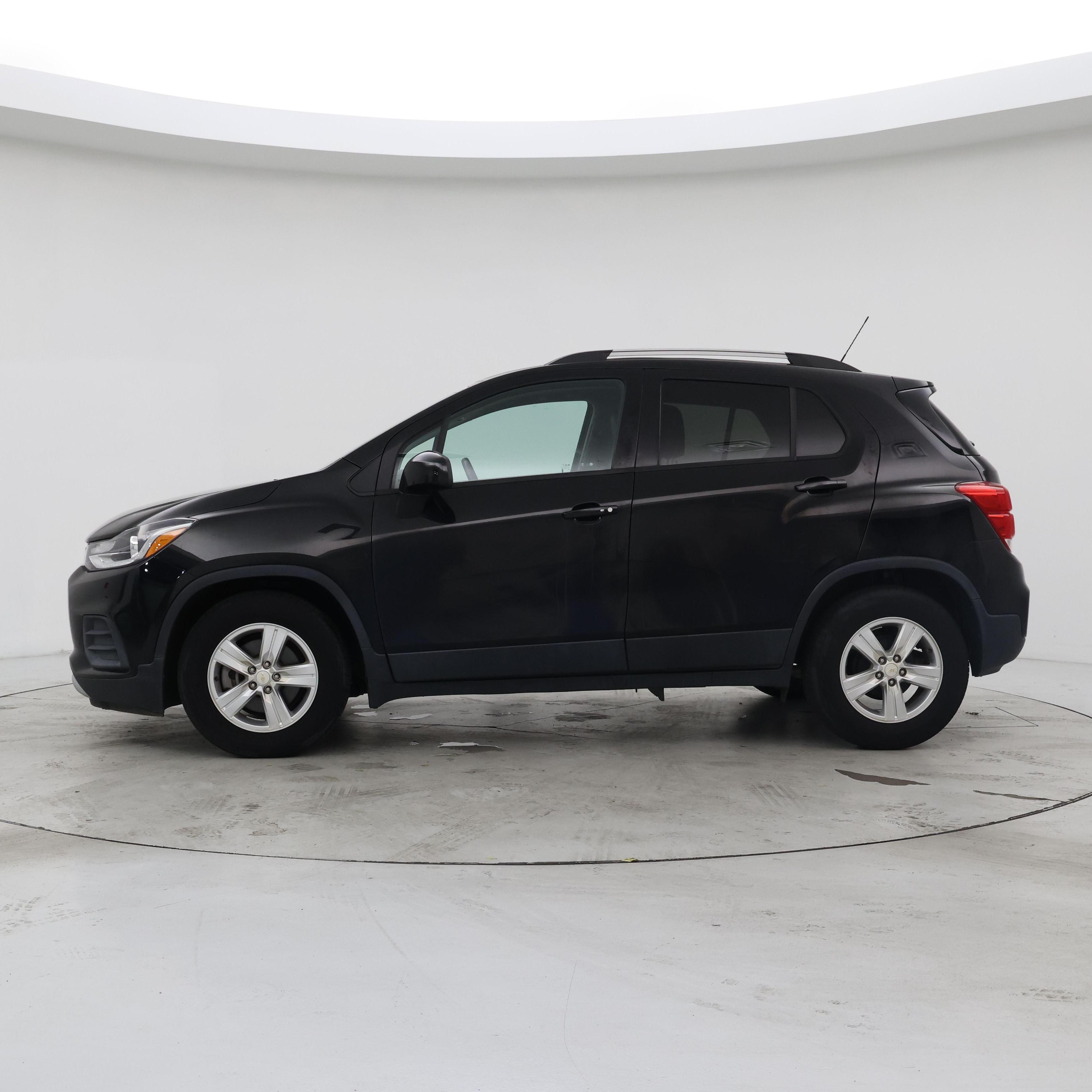 Thumbnail: 2021 Chevrolet Trax - 3