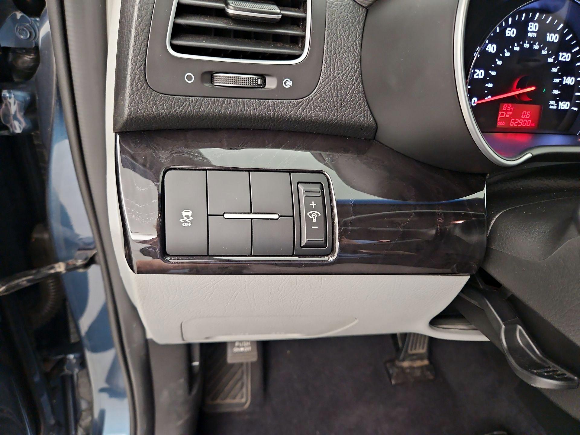 Thumbnail: 2014 Kia Sorento - 13