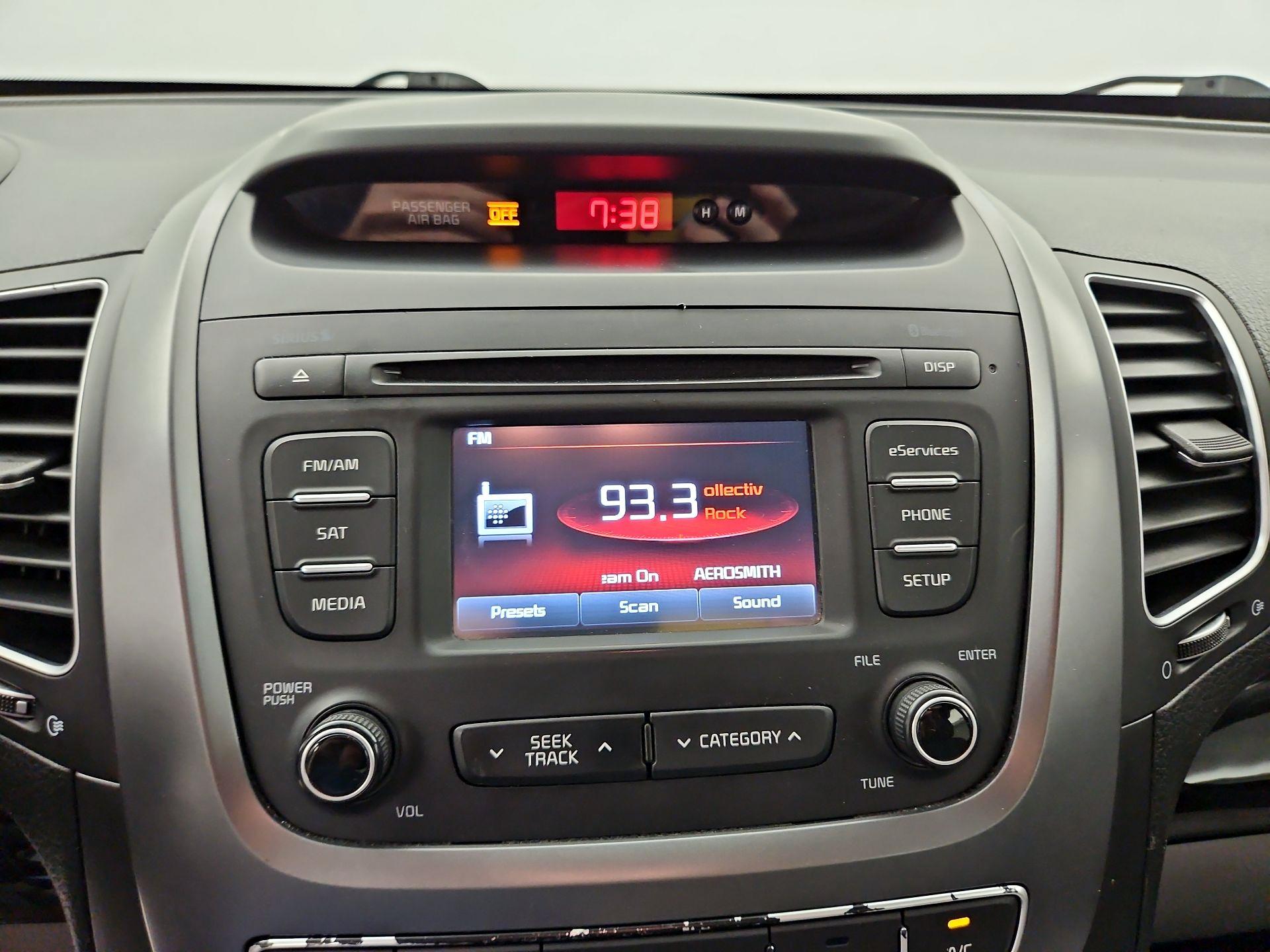 Thumbnail: 2014 Kia Sorento - 15