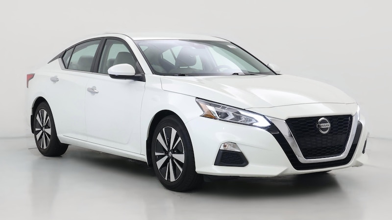 2022 Nissan Altima SV Hero Image