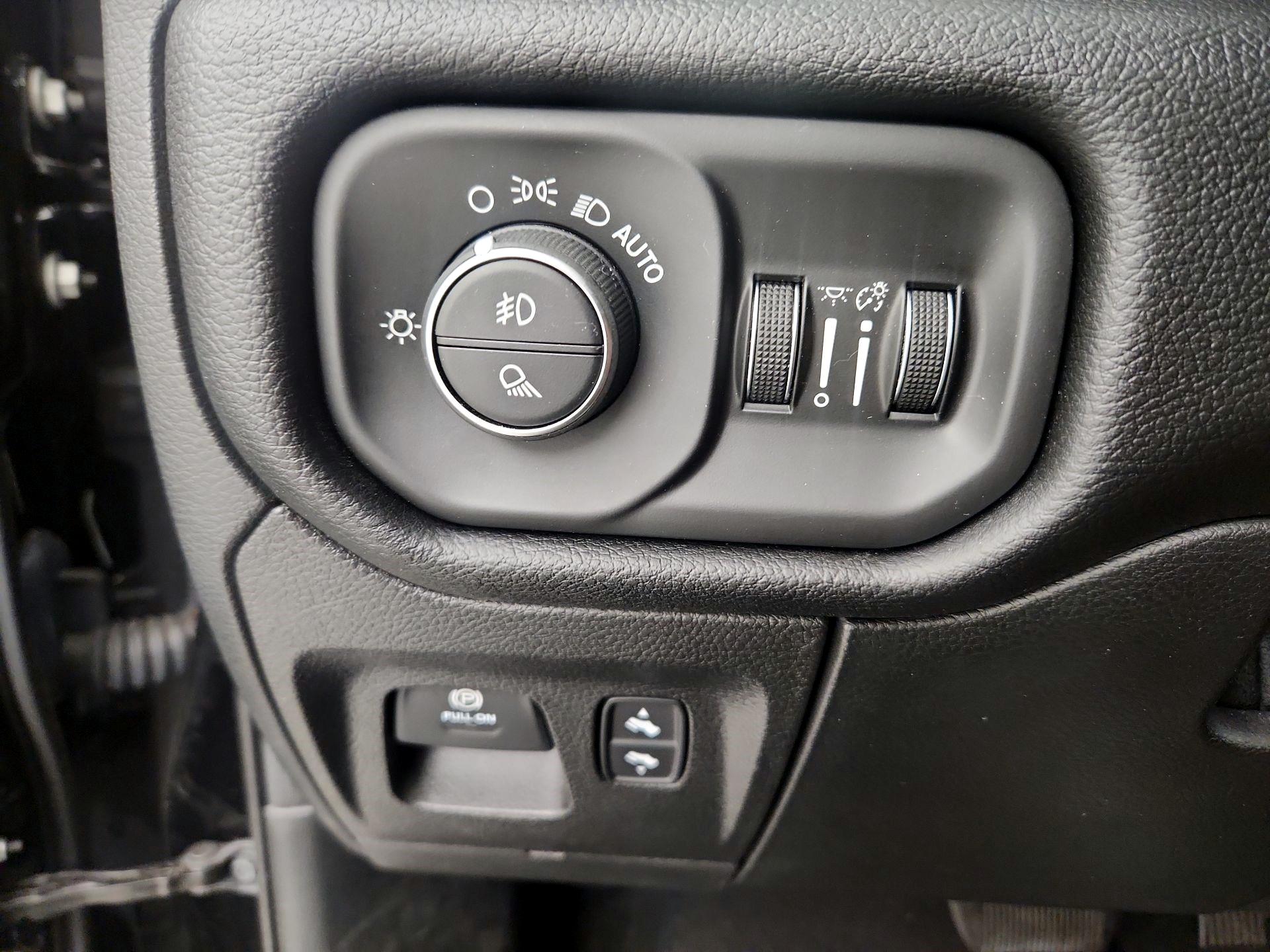 Thumbnail: 2019 RAM 1500 - 13