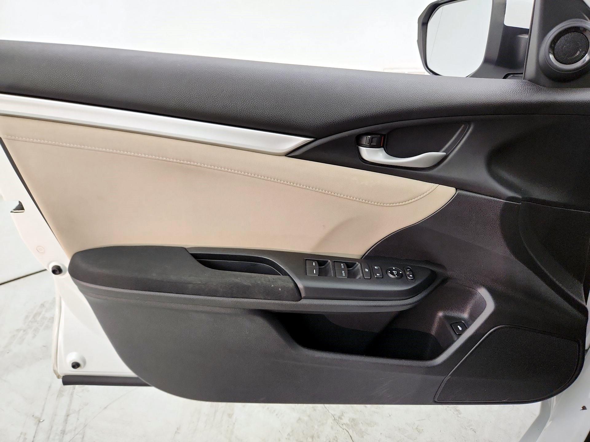 Thumbnail: 2016 Honda Civic - 12