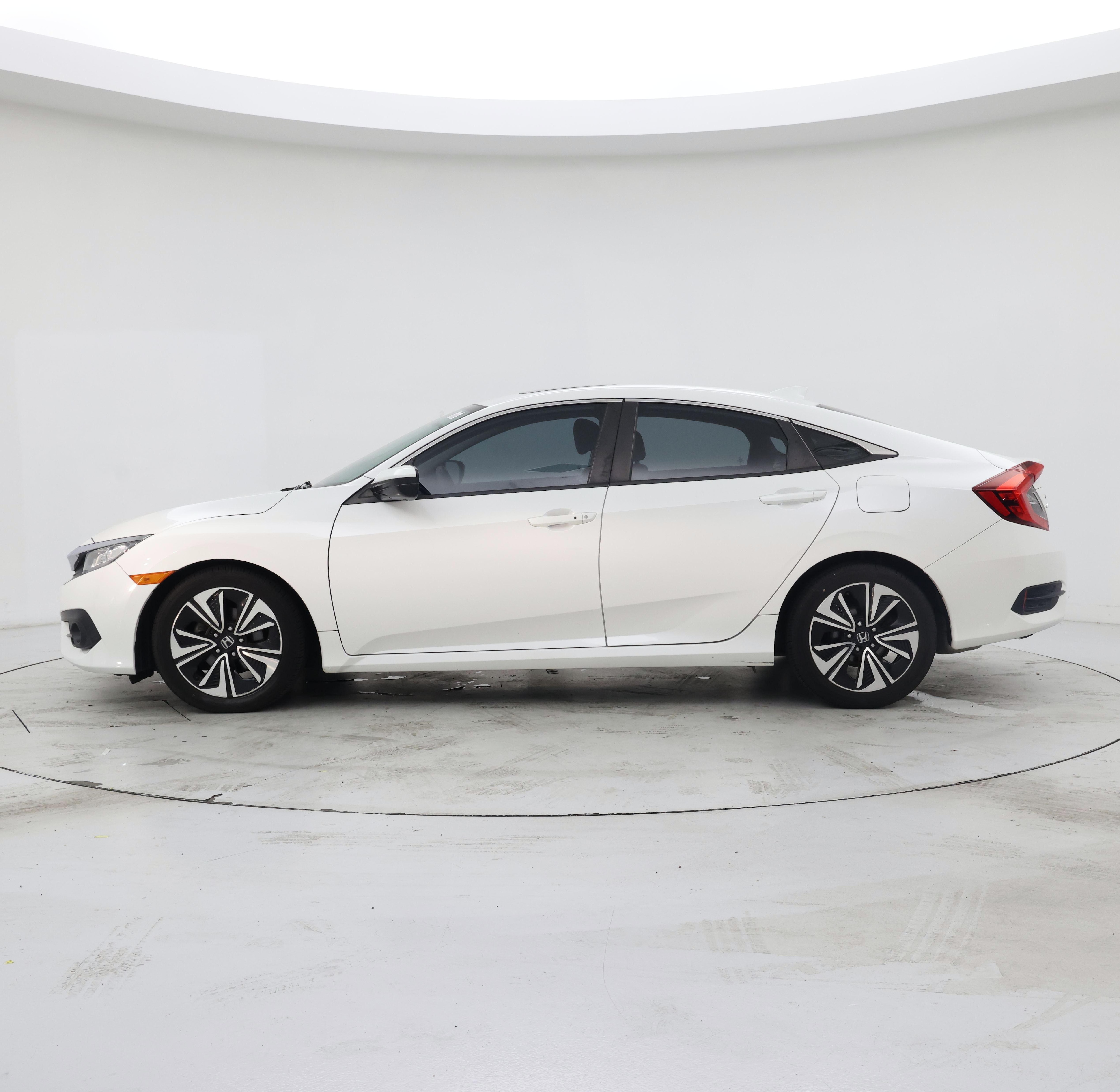 Thumbnail: 2016 Honda Civic - 3
