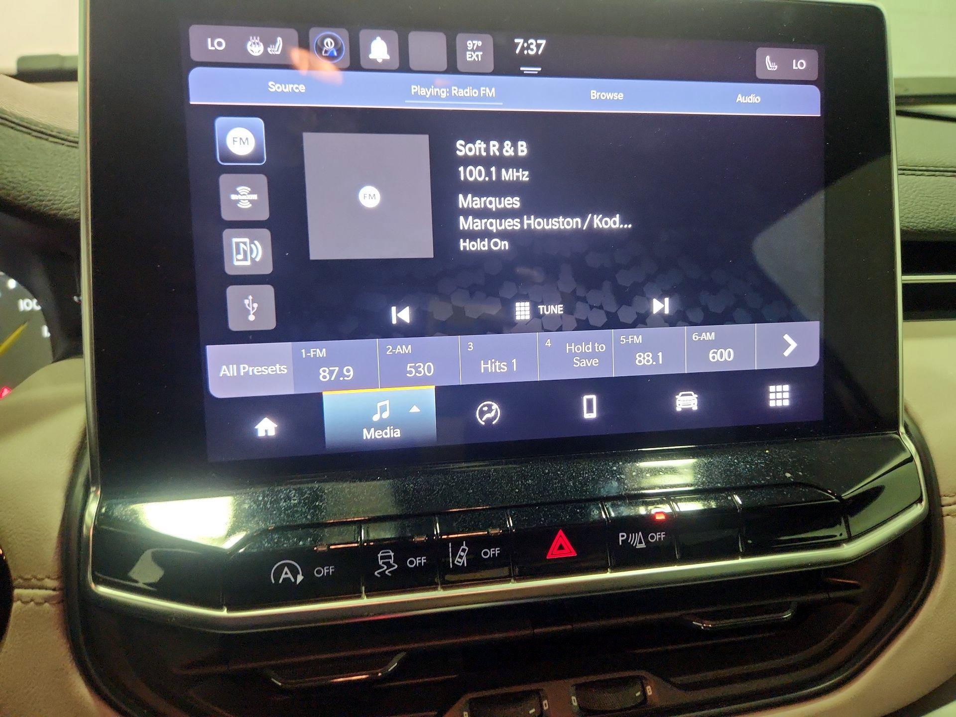Thumbnail: 2023 Jeep Compass - 15