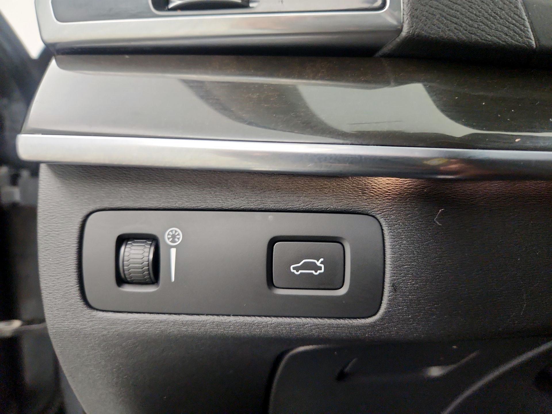 Thumbnail: 2018 Volvo XC90 - 13