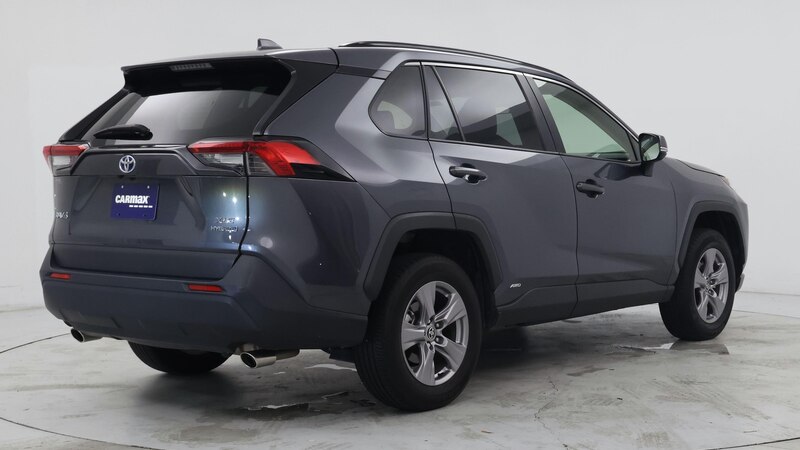 2022 Toyota RAV4 XLE 8