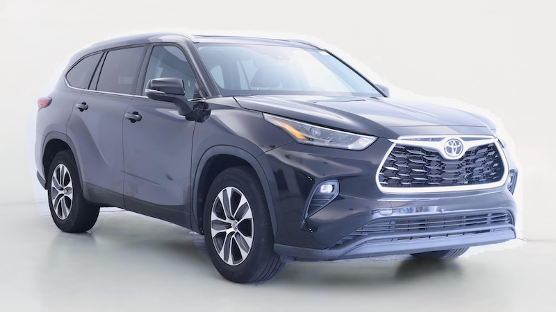2022 Toyota Highlander XLE Hero Image
