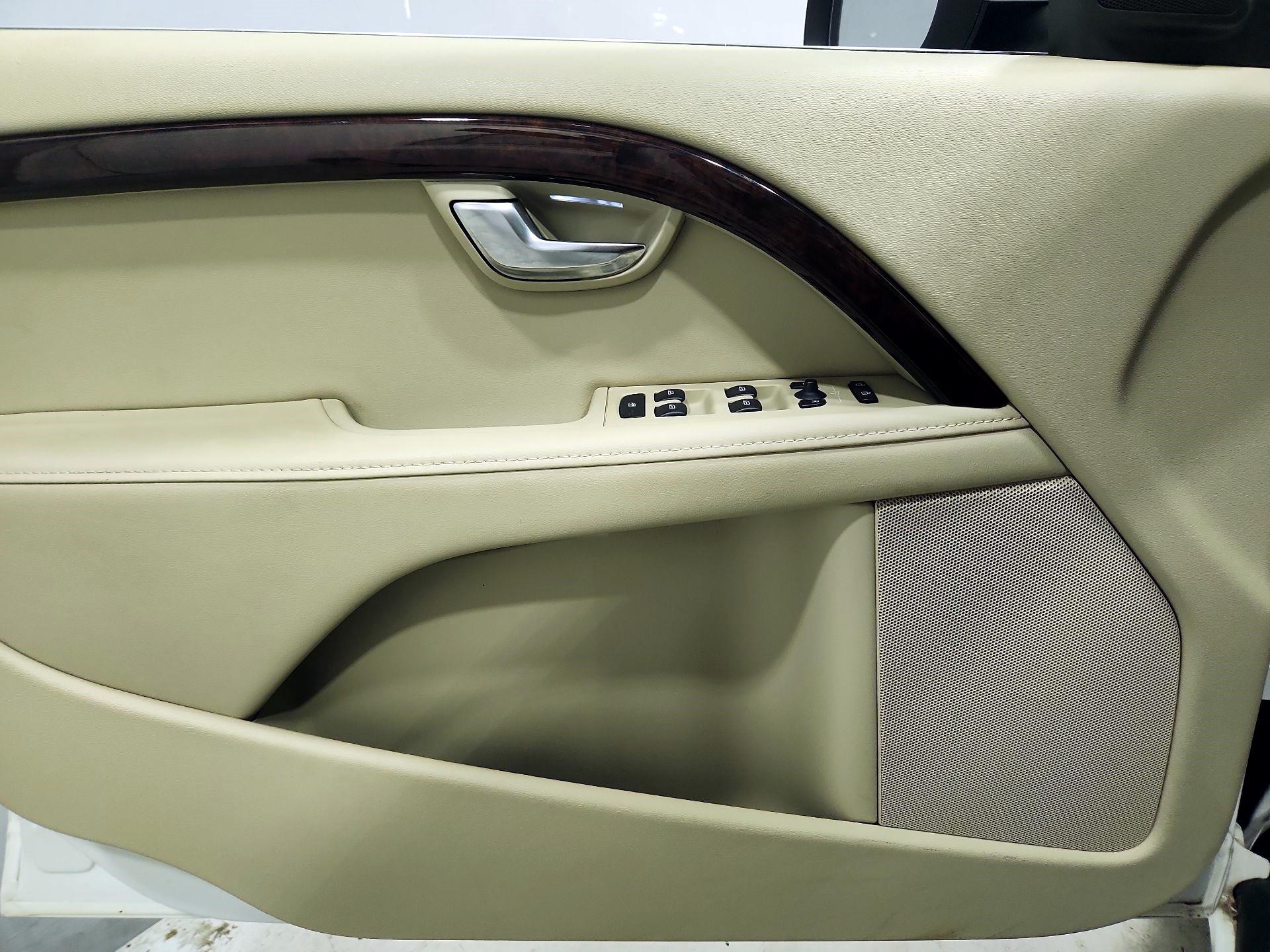 Thumbnail: 2014 Volvo S80 - 12