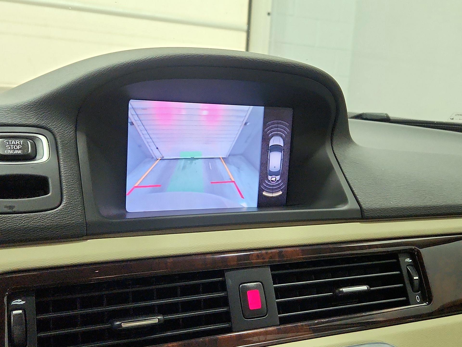 Thumbnail: 2014 Volvo S80 - 14