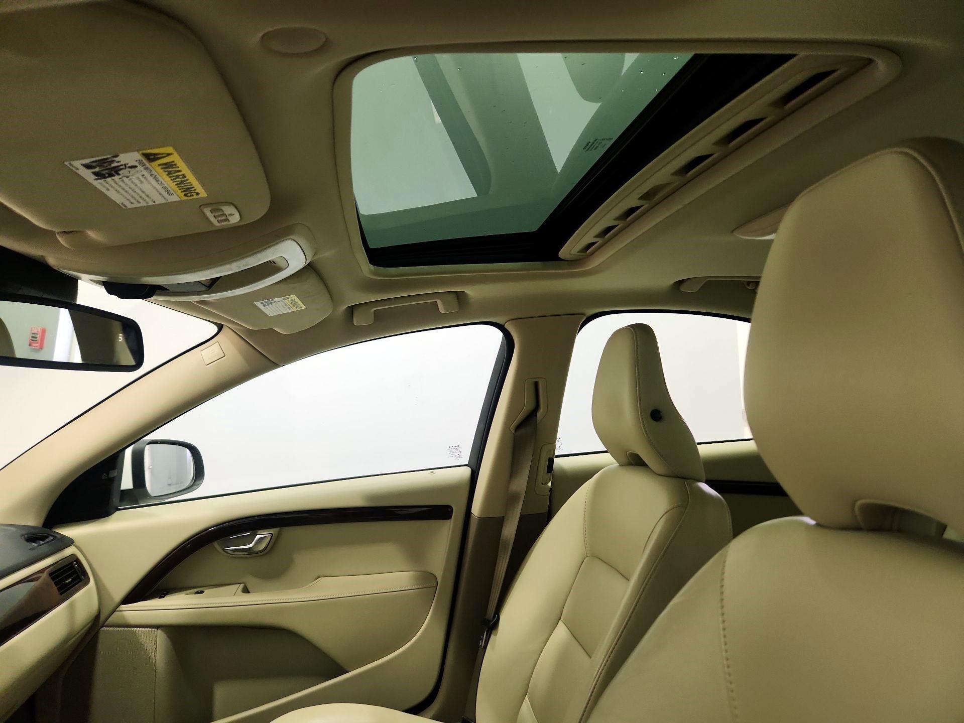 Thumbnail: 2014 Volvo S80 - 19