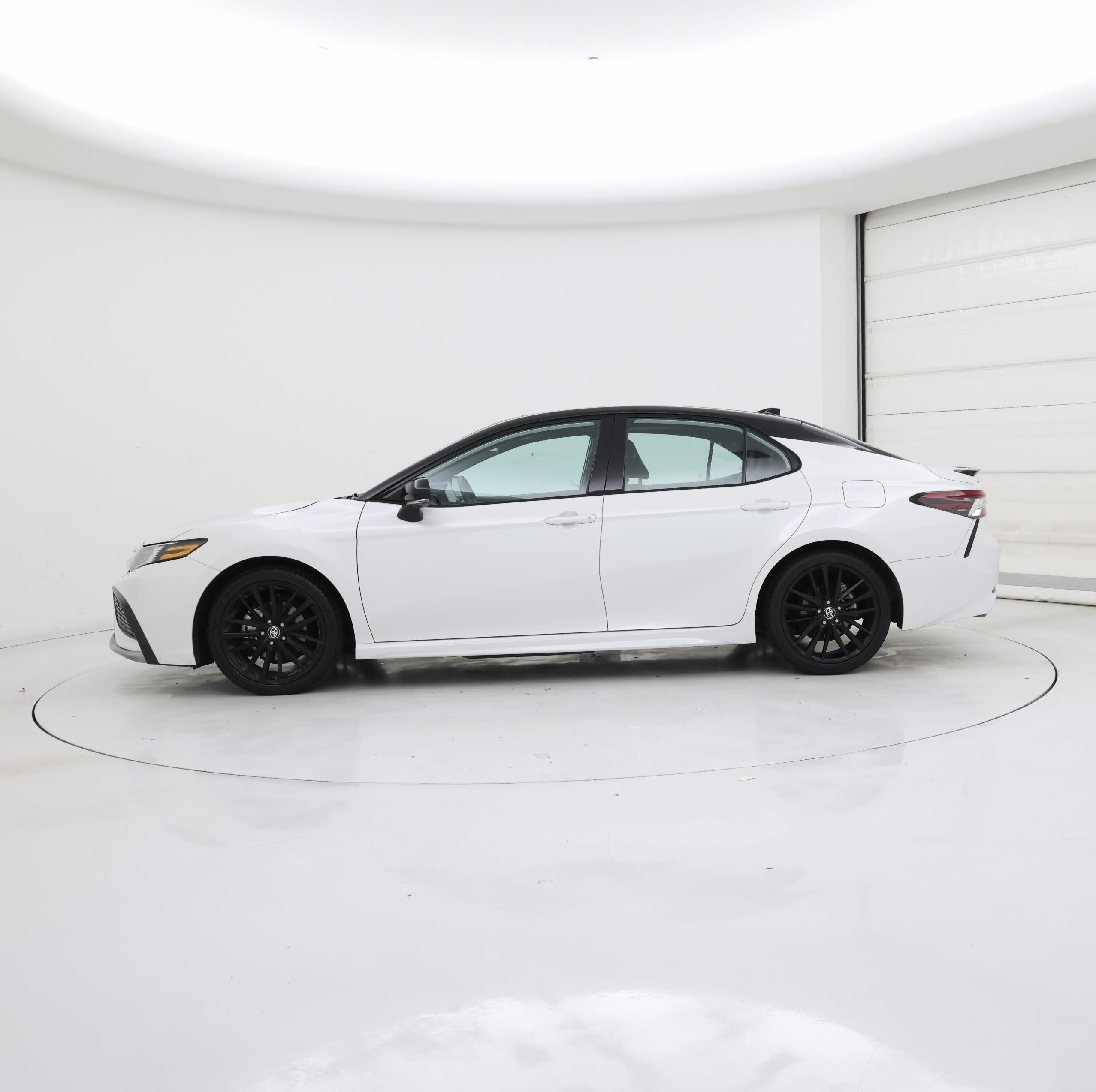 Thumbnail: 2024 Toyota Camry - 3