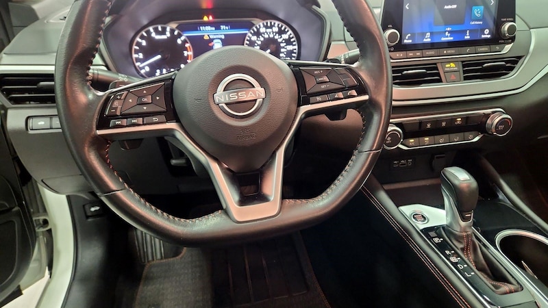 2023 Nissan Altima SR 9