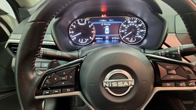 2023 Nissan Altima SR 10