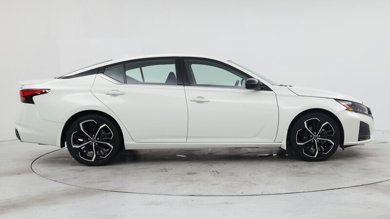 2023 Nissan Altima SR 7